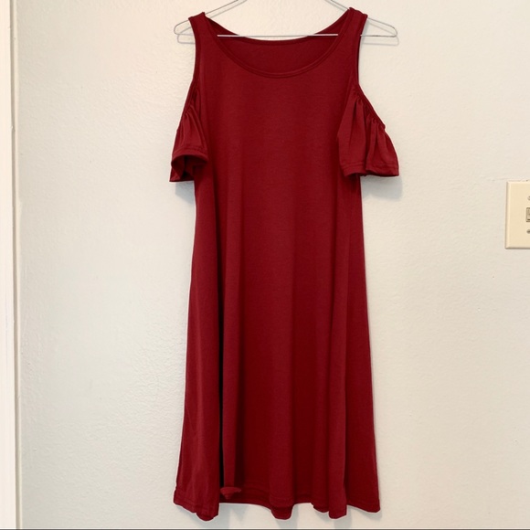 🎯Sale 5/$25 Burgundy cold shoulder dress!! - Picture 2 of 4